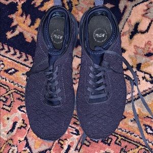 Women’s APL Navy Blue Sneakers SZ 8.5